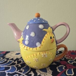 Easter chick tea pot and cup set